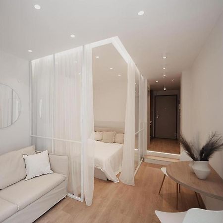 V1 Boutique Rooms, Nilie Hospitality Mgmt Солун Екстериор снимка
